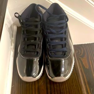 Jordan 11 excellent condition slightly worn box is in good condition